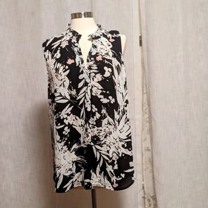 VAN HEUSEN  Plus Size Black with white/pink flowers Shirt Size: XXL